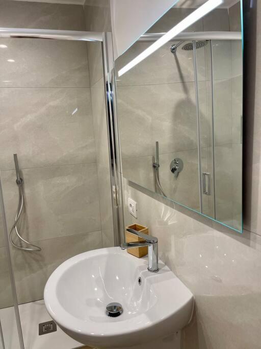 La Casa Di Ary Apartment เนเปิลส์ ภายนอก รูปภาพ